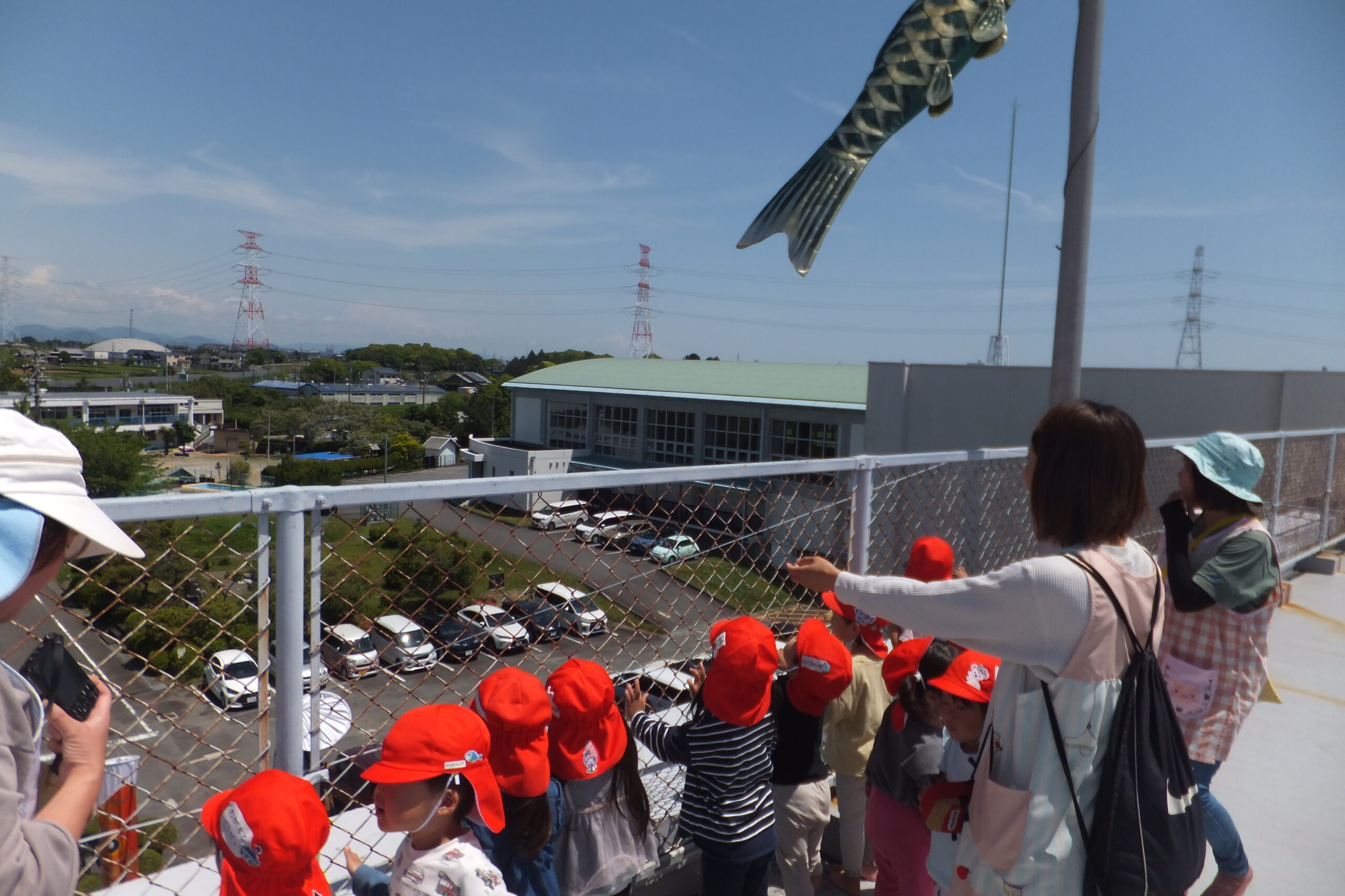 小学校に小さなお客様来校！